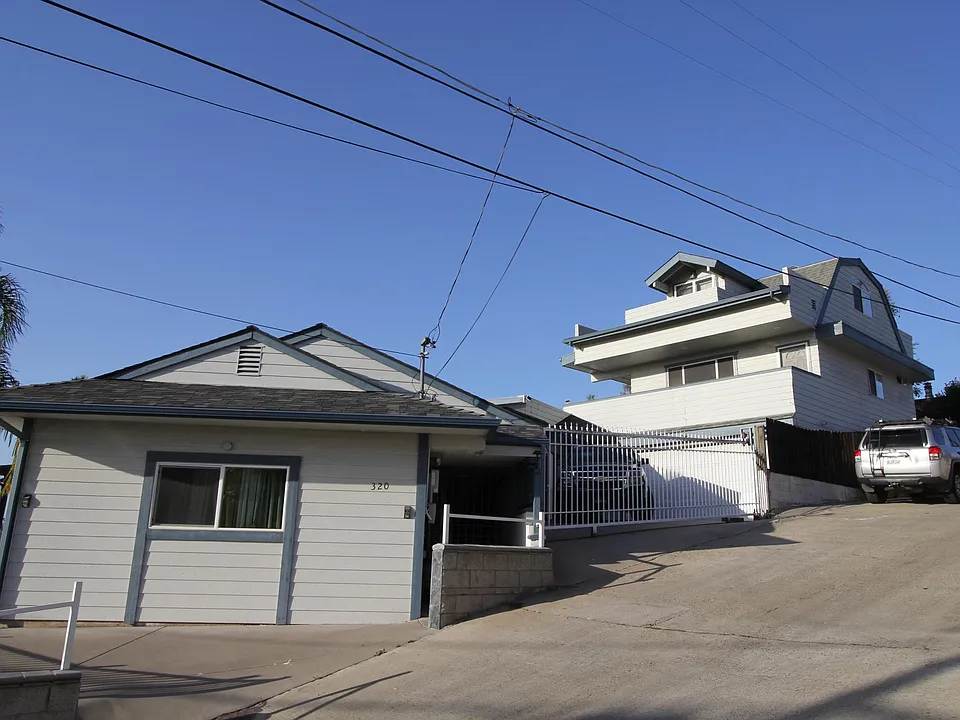 Side view of property. The exterior of the studio is not visible as it is at the back of the property.
