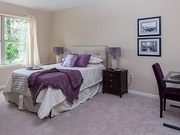 4th image of 98 Burnett Ave #1A