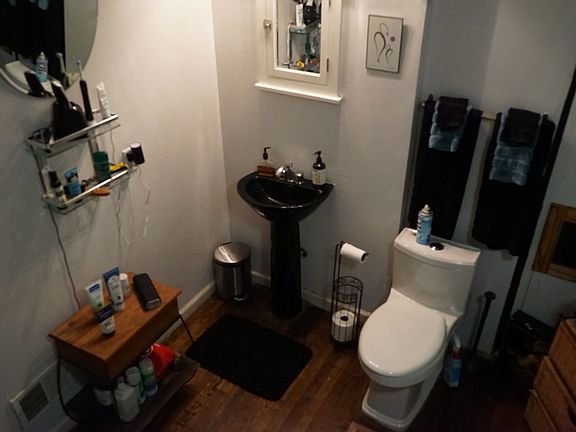 2nd image of 401 E Lafayette Ave APT 2