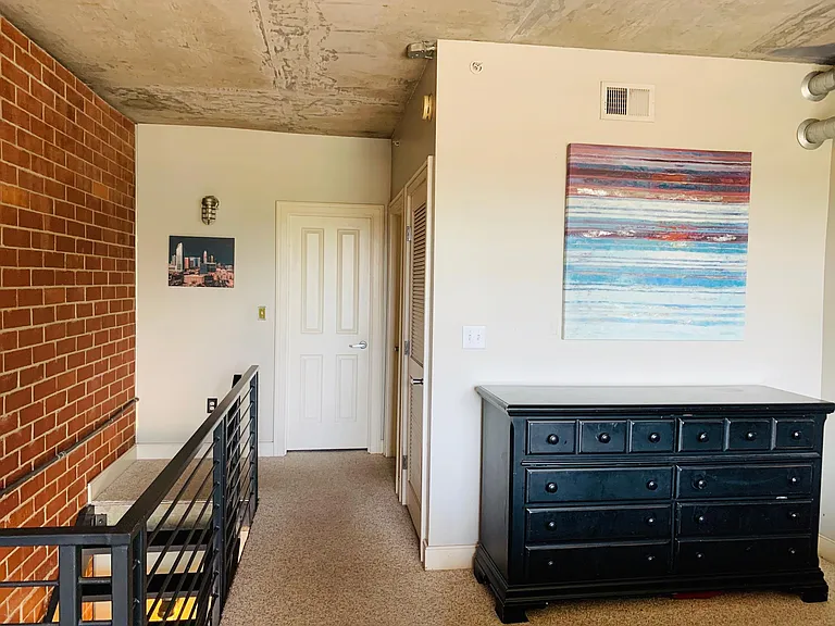 710 W Trade St #305 — Photo 19