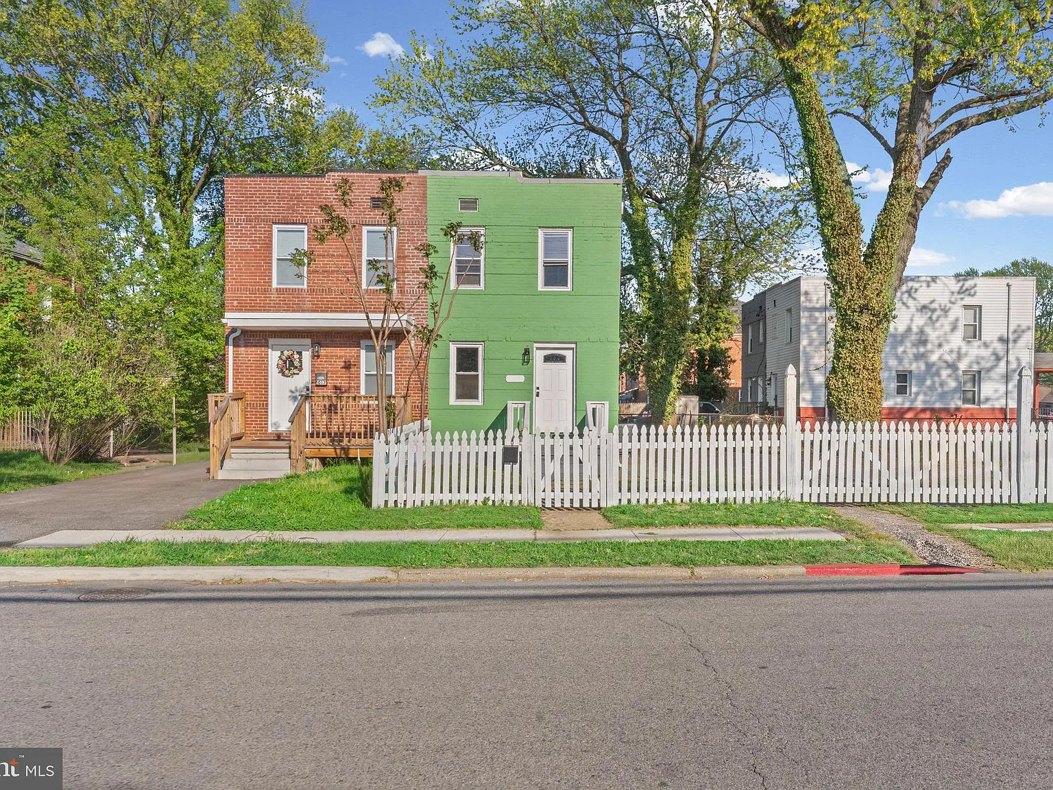 3 bed, 1350 sqft, $3,000 — Photo 3