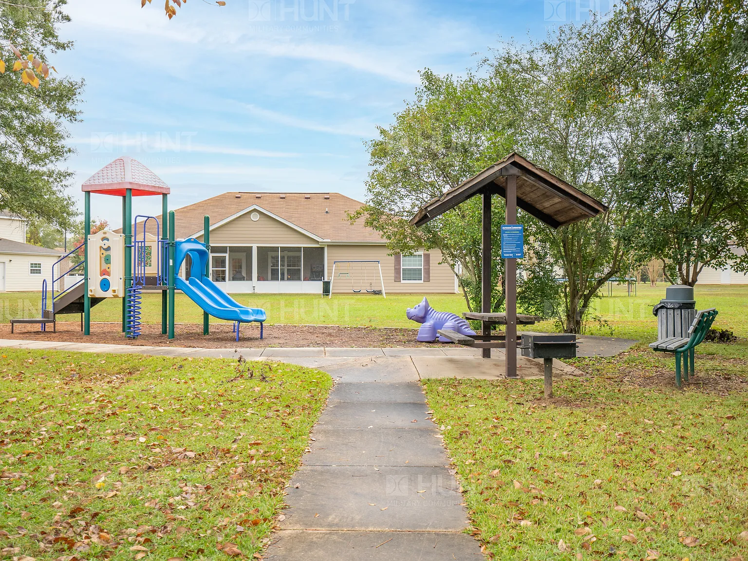 4 bed, 1.5 bath, 1098 sqft, $2,027 — Photo 3