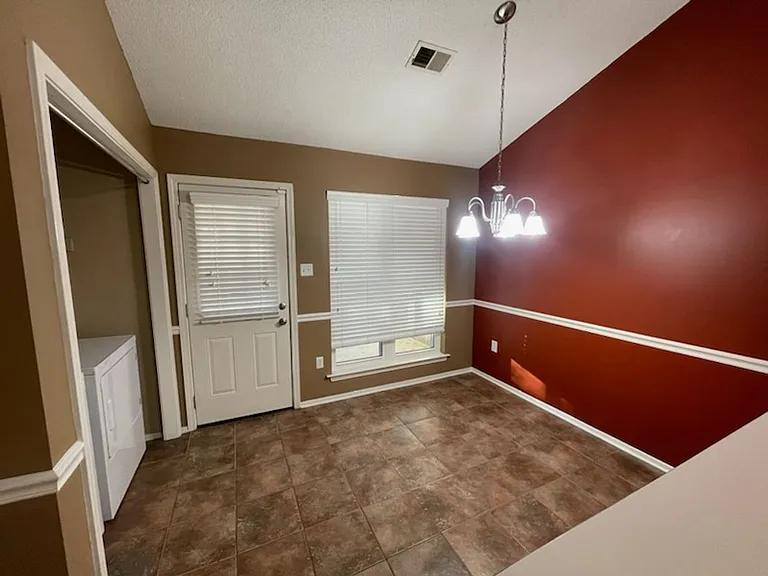 7691 Lilly Ln — Photo 5