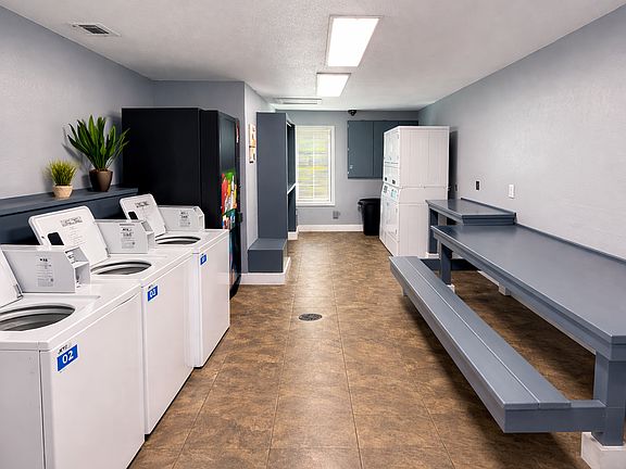 4th image of 1035 S Brookside Ave #3