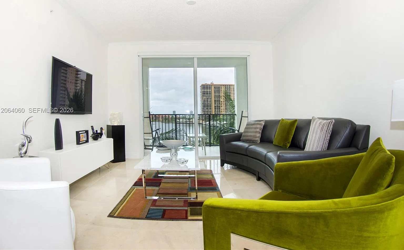 Porto Bellagio Condo — Photo 3