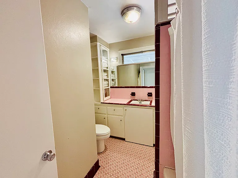 6035 Government St — Photo 13