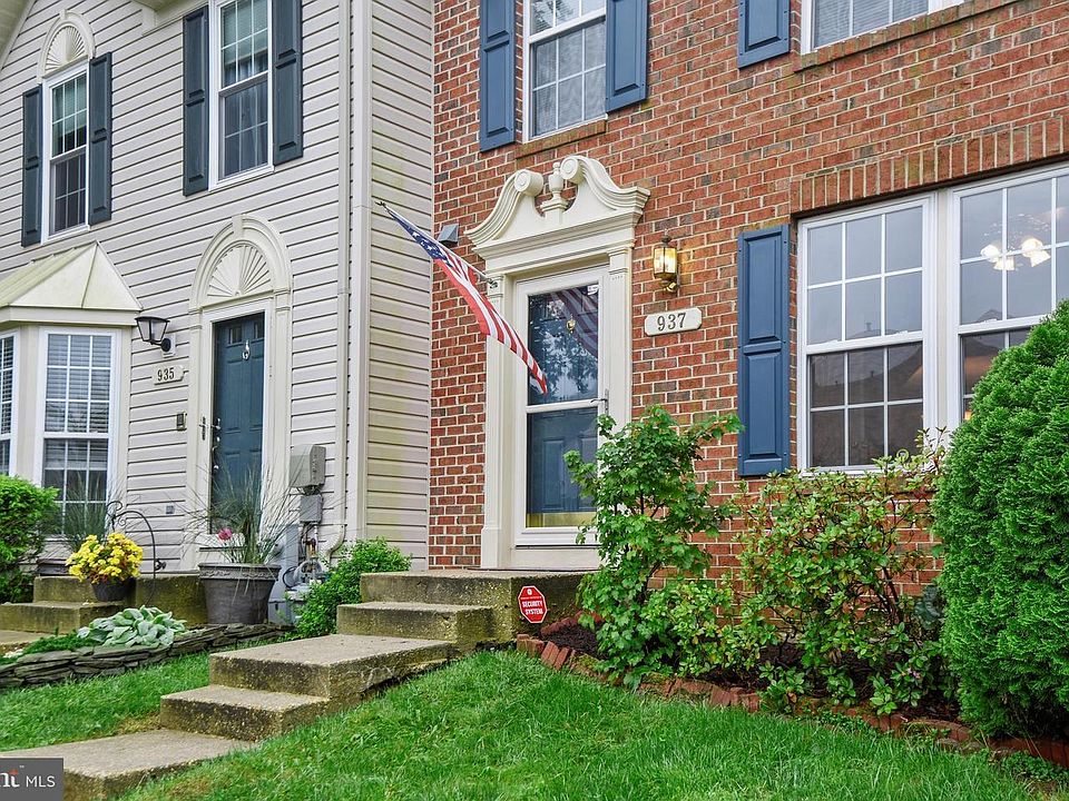 1st image of 937 Deerberry Ct