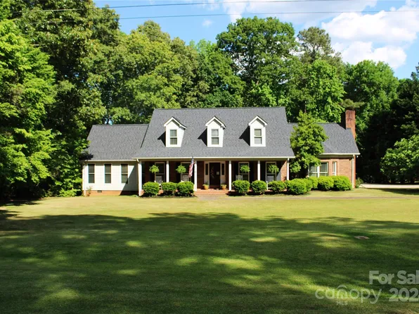 102 N Den Rd, Wadesboro, NC 28170