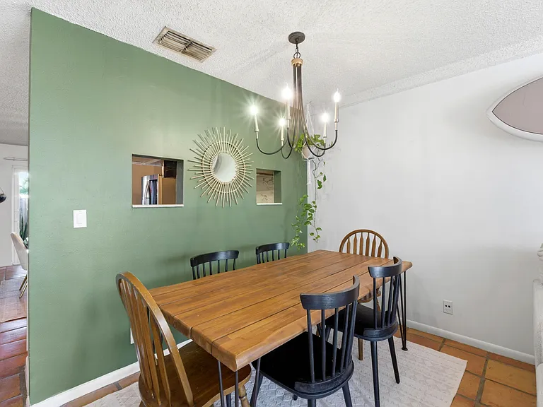 1917 NE 3rd St #104 — Photo 9