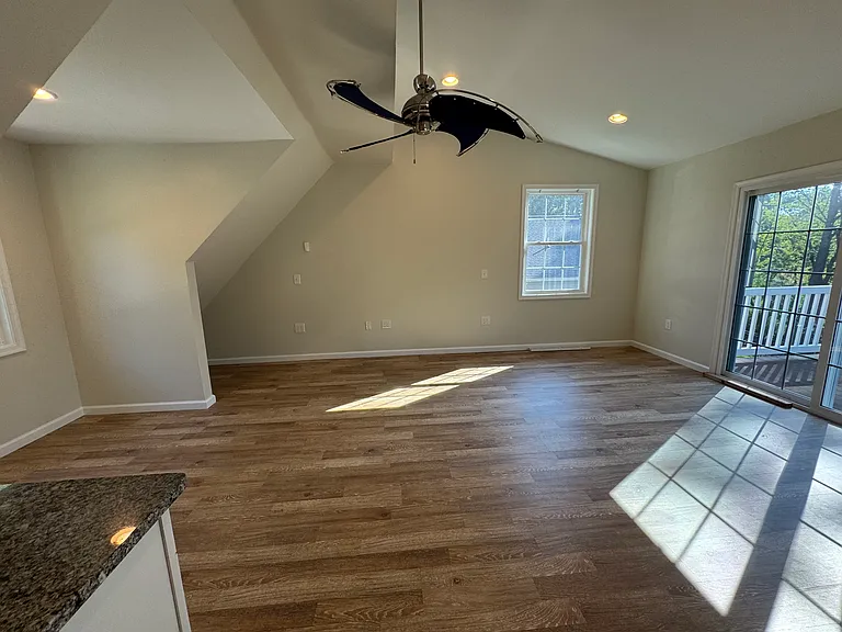 2094 Fieldcrest Dr — Photo 36