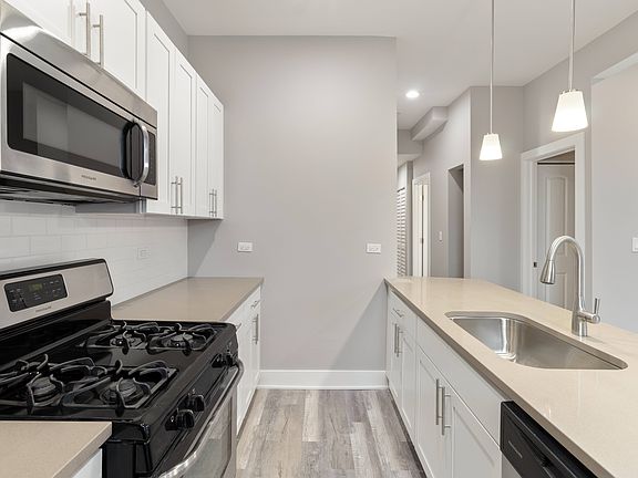 3rd image of 857-59 N Hoyne Ave #20533