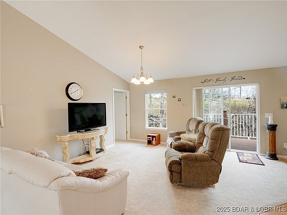 5th image of 785 Larkspur Ct