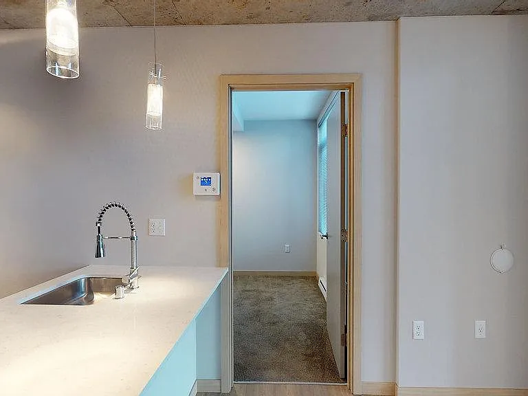 Zephyr Apartments — Photo 89