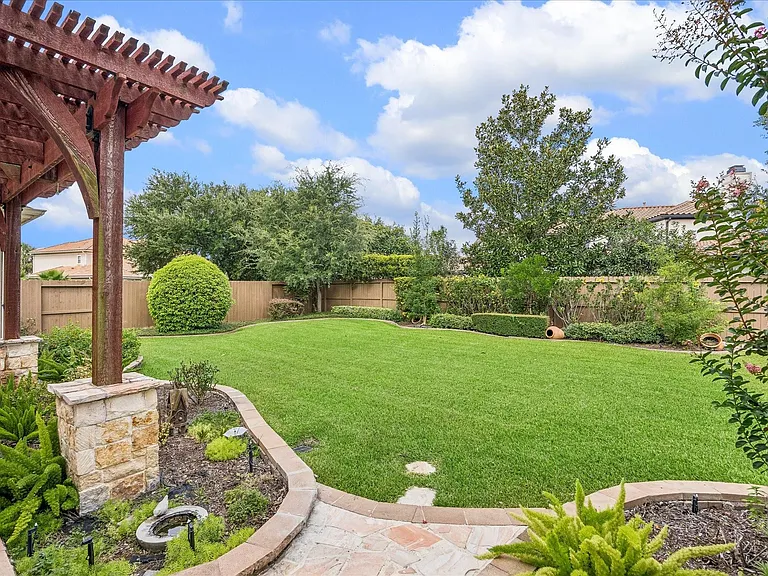2210 Bywater Dr — Photo 22