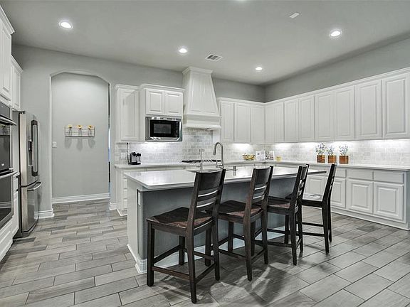 5th image of 23014 Creek Park Dr