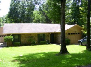 408 Peach Tree Dr, Palestine, TX 75803