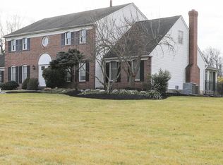 230 Grasshopper Dr, Ivyland, PA 18974