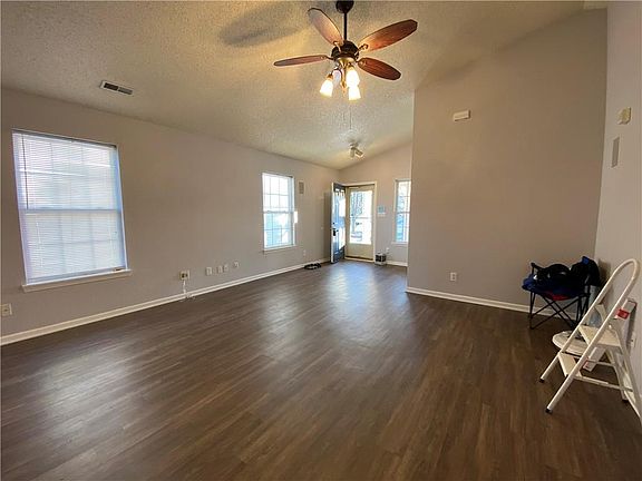 4th image of 8040 Whistlewood Dr