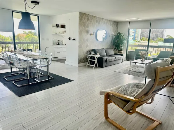 2333 Brickell Ave APT 417, Miami, FL 33129