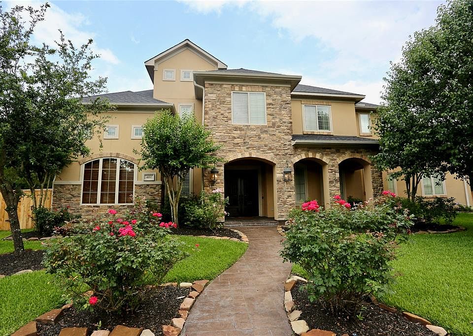 1st image of 4930 Rose Canyon Ln