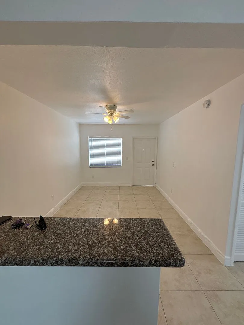 401 Sw 5 St. — Photo 4