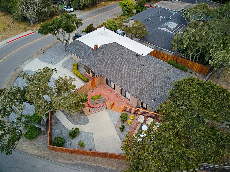 Drone view of the property (Pic 1)