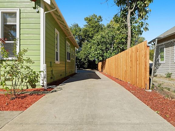 3rd image of 589 S Almaden Ave