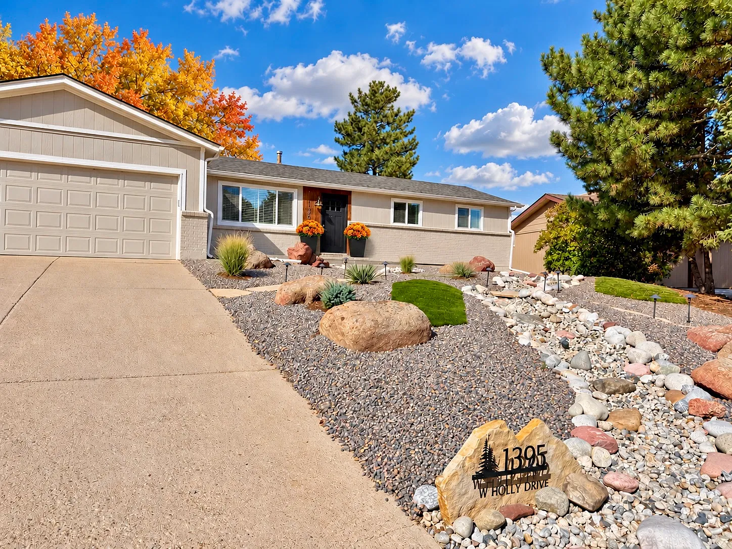 1395 W Holly Dr — Photo 3