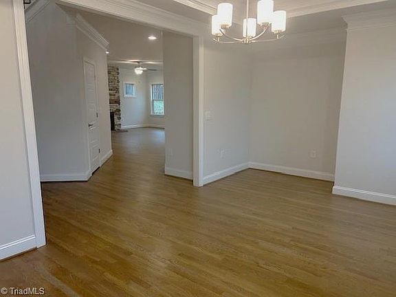 2nd image of 5679 Falkirk Dr