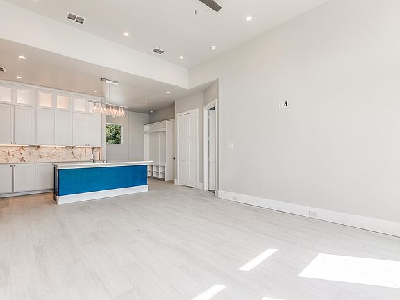 4th image of 209 Upson St #B