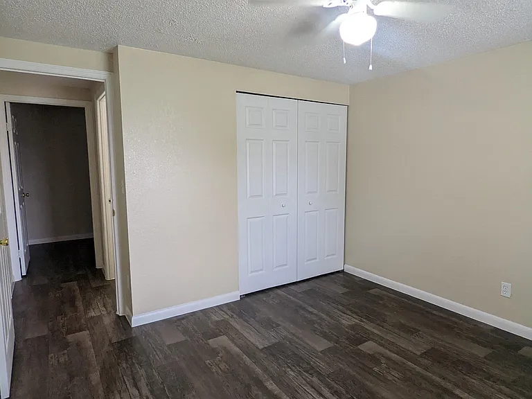 Sunrise Apartments — Photo 25
