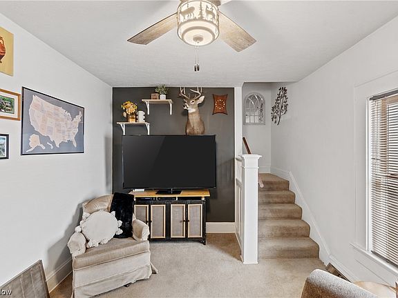 5th image of 25 Carlton Dr