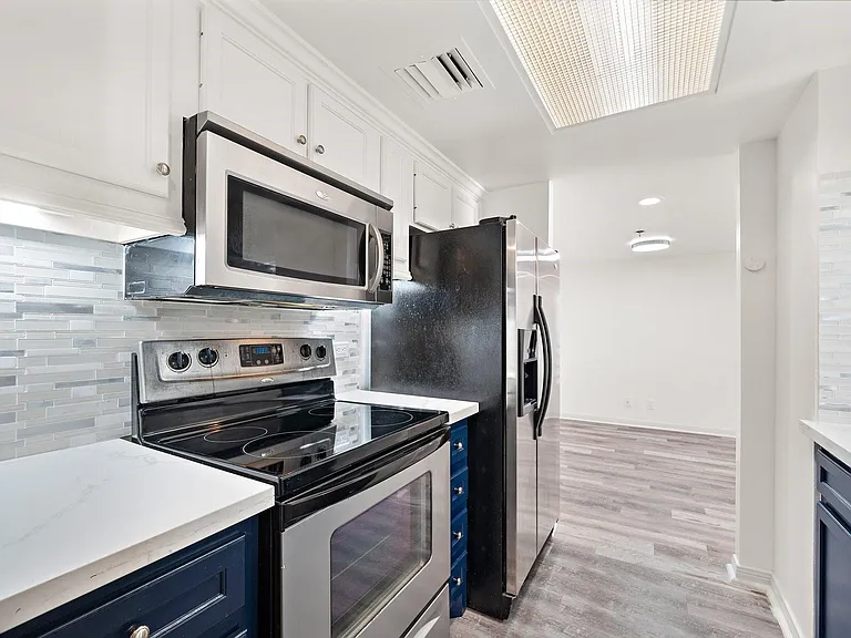 3525 Sage Rd #613 — Photo 8