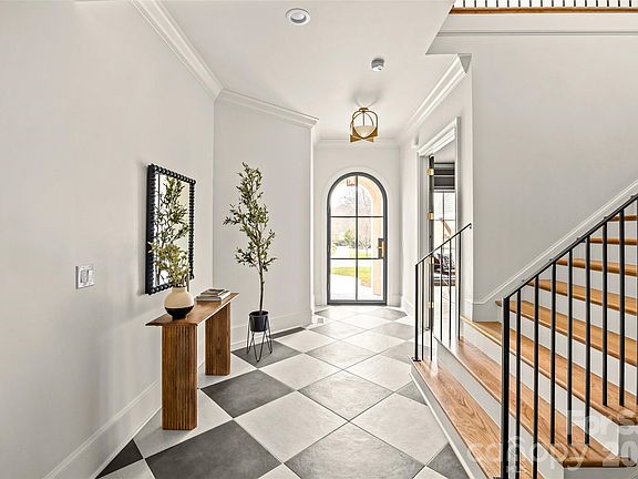 5th image of 6832 Newhall Rd