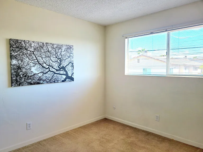 1327 Grand Ave — Photo 8