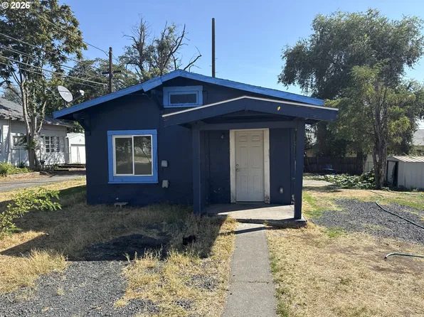 220 NE 3rd St, Hermiston, OR 97838