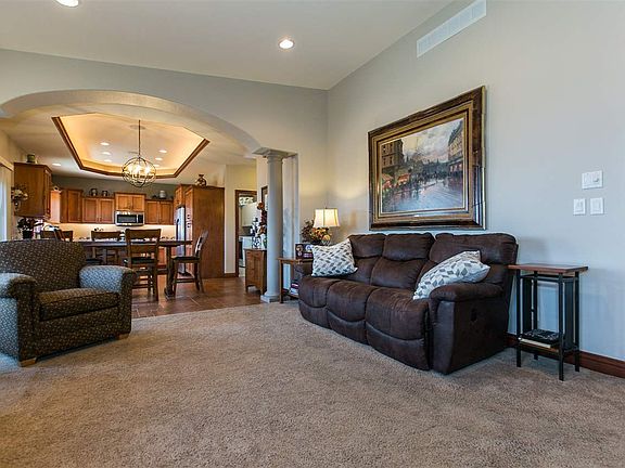 4th image of 9234 Royal Wood Dr