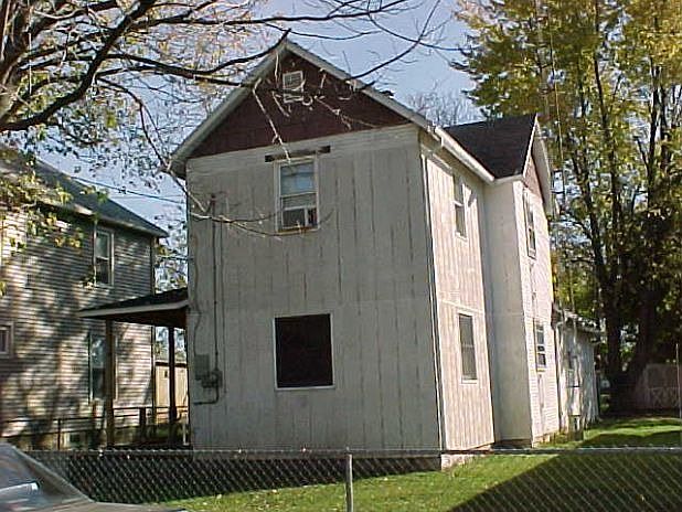 1st image of 845 York St