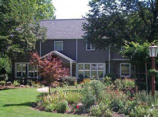 22 Colonial Dr, McKeesport, PA