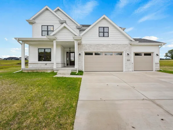 2019 Wellington Pl, Cottage Grove, WI 53527