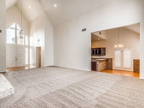 4th image of 6633 El Parque Dr