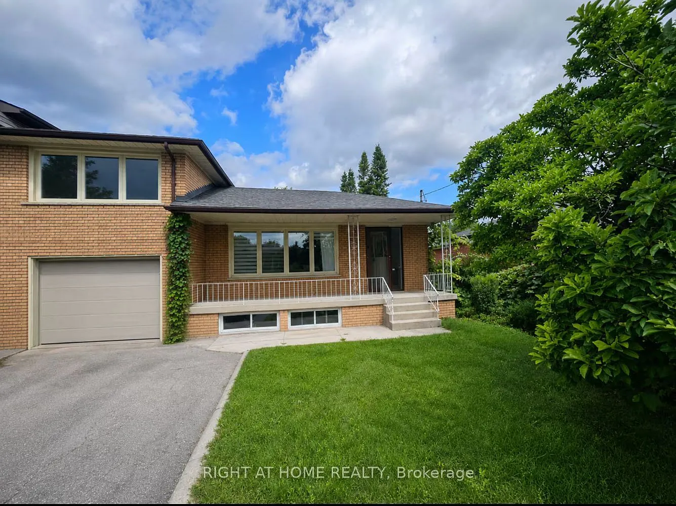 5 bed, $3,680 — Photo 1