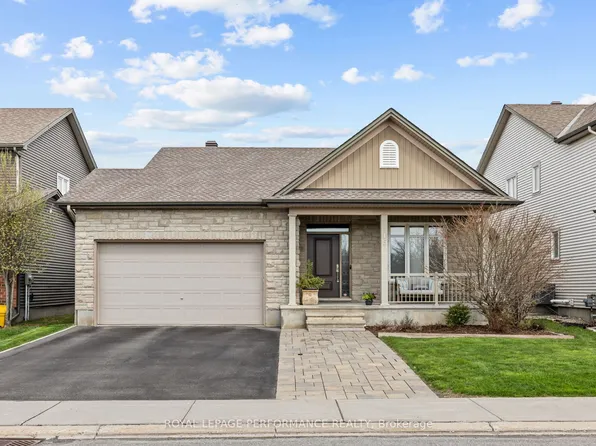 15 York Cross, Russell, ON K4R 0C4