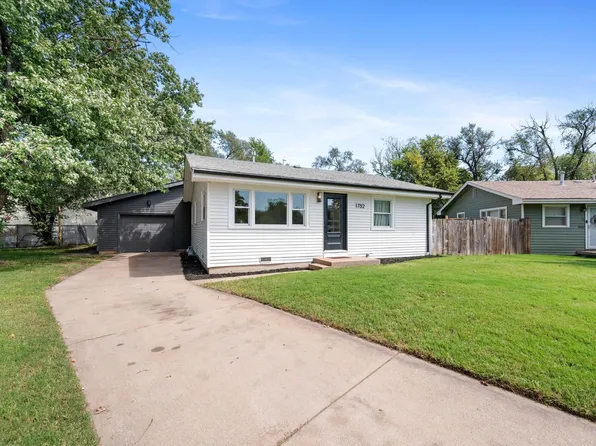1752 S Seneca Ct, Wichita, KS 67213