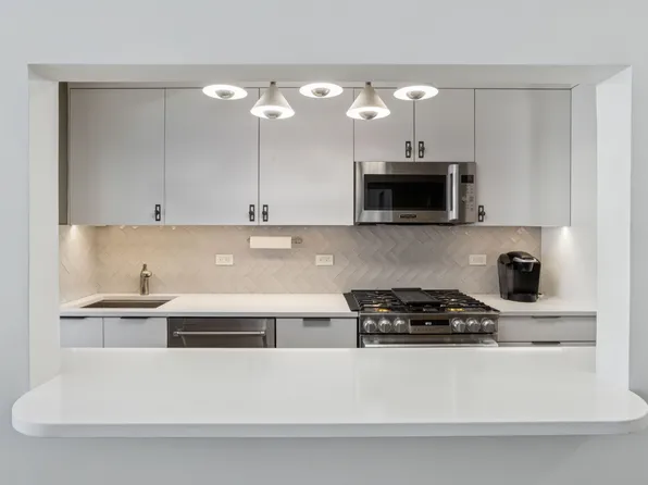 136 East 56th Street 4J image 2 of 8