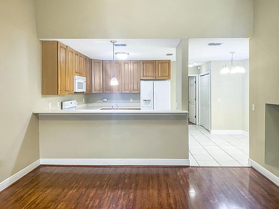 4th image of 3129 Sawtooth Dr