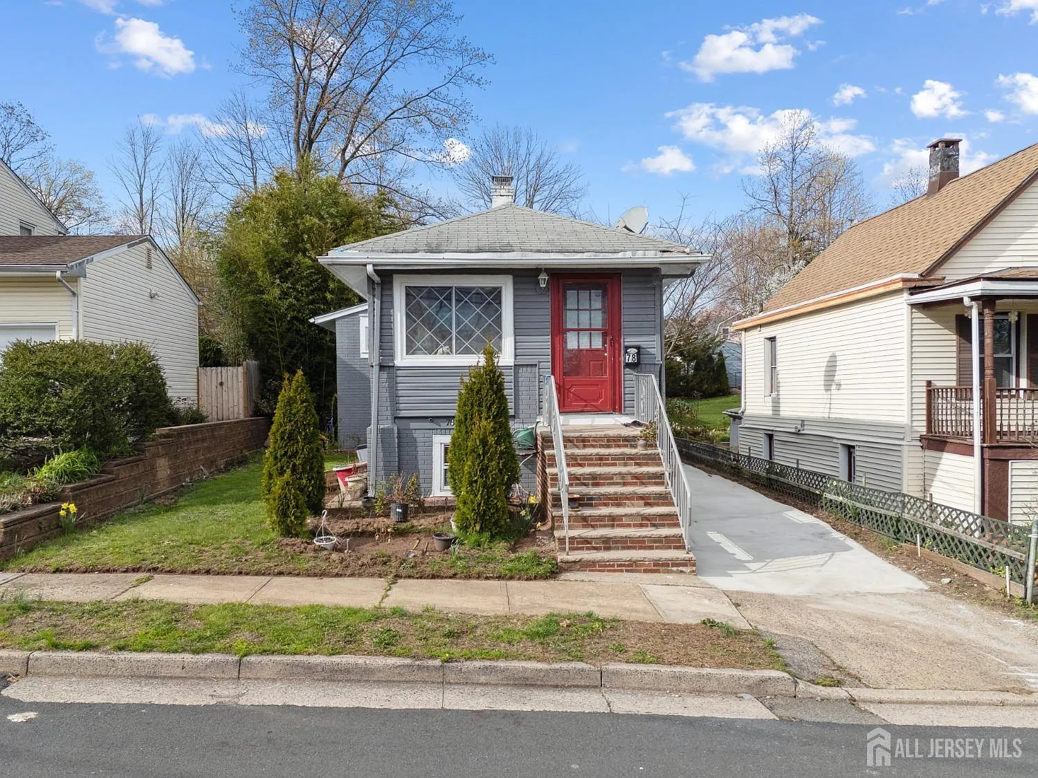 78 Wildwood Ave photo 1