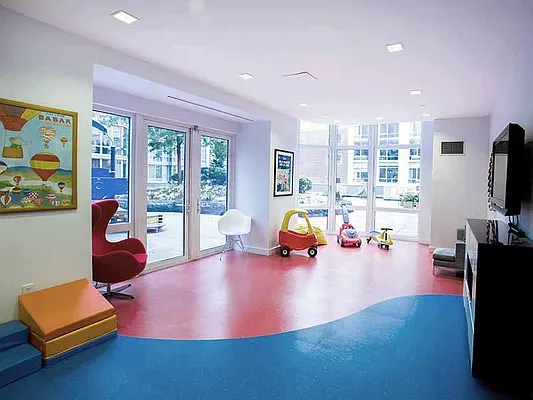 Sold by Sotheby's International Realty | media 10