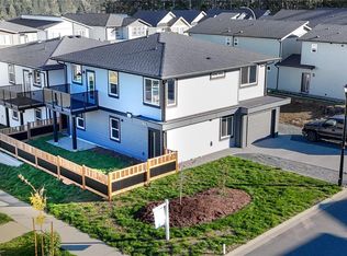 631 8th St, Nanaimo, BC V9R1A9