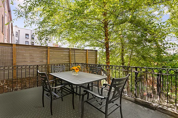 Sold by Compass | media 6